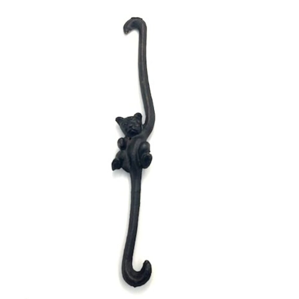 Vtg Cast Iron Bear Cat Plant Hanger Rustic Primitive Made in Taiwan Wall Art